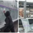 Mujer vandalizando estación de TransMilenio en Bogotá. Foto Capture de video publicado en el Twitter de @luciabastidasu