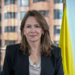 •	La ministra Ana María Vesga destacó los primeros resultados, pero advirtió que persisten dificultades estructurales que requieren medidas sostenidas para recuperar el sistema de salud.Foto Minsalud