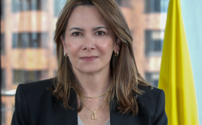 •	La ministra Ana María Vesga destacó los primeros resultados, pero advirtió que persisten dificultades estructurales que requieren medidas sostenidas para recuperar el sistema de salud.Foto Minsalud