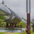Ecuador reanuda transporte de crudo colombiano por sus oleoductos