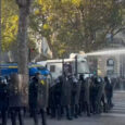 Policía retoma operaciones contra protestas en París, Francia