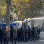 Policía retoma operaciones contra protestas en París, Francia