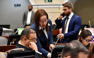 Tras una jornada que comenzó sobre de las 10 de la mañana y terminó cerca de las 11 de la noche, la plenaria aprobó el proyecto de ley en el que quedaron definidas las finanzas públicas para el próximo año.