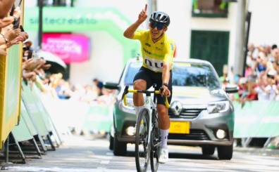 El ciclista bogotano Javier Jamaica, del equipo Nu Colombia, dio un golpe de autoridad en el Clásico RCN 2026 tras ganar la séptima etapa en La Estrella.