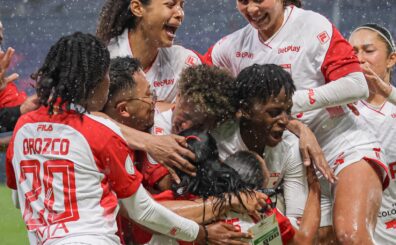 Independiente Santa Fe consigue una milagrosa clasificación a semifinales de la Libertadores Femenina @LeonasSantaFe