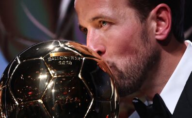 Harry Kane es el ganador del Balón de Oro 2026. El delantero inglés del FC Bayern Múnich se alzó con el prestigioso galardón masculino este lunes 26 de octubre de 2026