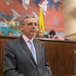 En medio de su defensa ante las comisiones económicas del Congreso de la adición de recursos para el Presupuesto de 2026, el ministro de Hacienda, Miguel Gómez, aseguró que recursos de la Línea 1 del metro de Bogotá y de la calle 13, que no están comprometidos, se moverán para enfrentar el Fenómeno de El Niño.