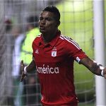 Ayron del Valle marcó dos de los tres goles de América