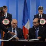Colombia y Francia suscribieron este jueves un instrumento para fortalecer la asistencia técnica en áreas relativas a la conservación de los recursos naturales, la gestión de áreas protegidas y el manejo sostenible de los bosques. El instrumento fue suscrito por el Ministro de Medio Ambiente, Gabriel Vallejo, y el Director General de la ONF (Office National des Forêts), Olivier Soulers.Foto: Juan Pablo Bello - SIG