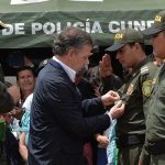 Presidente condecoró a tres patrulleros de la Policía de quienes exaltó su valor y coraje en la lucha antiterrorista