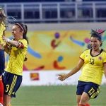 La Selección femenina de fútbol enfrentará a Brasil por la medalla de oro en Toronto.Jugadoras de la Selección Colombia celebran el gol con el que vencieron a Canadá.