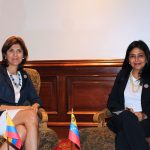 Las Cancilleres de Colombia, María Ángela Holguín, y de Venezuela, Delcy Rodríguez