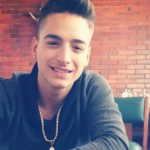 Al cantante le parece una locura que se diga que utilizó dinero procedente del tráfico de drogas para pagar su carrera.