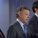 El Presidente de la República, Juan Manuel Santos, anunció este miércoles la creación de una Comisión de muy alto nivel que investigará a fondo “lo que está sucediendo” en la Policía Nacional. El Mandatario dijo que dicha Comisión tiene 90 días para que “nos presente un informe detallado sobre sus hallazgos y recomendaciones”.

 Foto: Juan David Tena - SIG