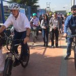 Peñalosa, en el marco de un ciclopaseo por la localidad de Bosa