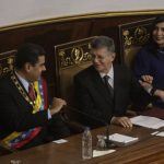 Ramos Allup le habló al presidente Maduro justo a su lado