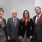 En la foto: Francoise Valiére, Rectora del Liceo Francés Louis Pasteur de Bogotá; Jean Marc Laforêt, Embajador de Francia; Gina Parody, Ministra de Educación; y Carlos Enrique Cavelier, Coordinador de Sueños de Alquería.