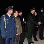 El Presidente Juan Manuel Santos saluda al personal de la Embajada de Colombia en Estados Unidos, donde este miércoles inicia visita oficial hasta el viernes próximo.