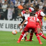 Independiente Santa Fe cayó 1-0 de visitante ante Corinthians de Brasil en el partido que abrió la segunda fecha del grupo 8 de la Copa Sudamericana. El único gol del compromiso fue obra de Guilherme, quien dejó a su escuadra en el liderato con seis unidades, mientras que los 'cardenales' quedaron con un punto y la obligación de ganar en Chile ante Cobresal en la tercera jornada.
