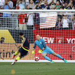 De Tiro Penal  James consigue la Victoria  ante USA