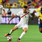 Perú y Ecuador igualan 2-2