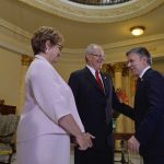 El Presidente Juan Manuel Santos saluda al Jefe del Estado peruano, Pedro Pablo Kucynski, quien estuvo acompañado por la Primera Dama Nacy Lange, luego de su toma de posesión ante el Congreso de ese país.