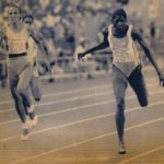 Ximena Restrepo (324) se dirige a la obtención del bronce en los 400 metros planos de los Juegos Olímpicos Barcelona 1992.