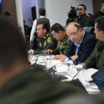 luis-carlos-villegas-se-reunio-en-el-puesto-de-mando-unificado3