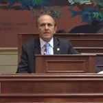 Álvaro López Gil, uno de los ponentes del Proyecto de Ley del Entrenador Deportivo, en Colombia, durante su intervención, este martes, 11 de octubre, en la plenaria de la Cámara de Representantes, que aprobó dicha ley, en segundo debate.