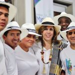 de-botas-y-sombrero-directora-de-coldeportes-al-mejor-estilo-arriero