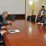 cierre-reunion-gobierno-y-centro-democratico