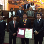 carlos-vives-condecoracion-orden-de-la-democracia-simon-bolivar