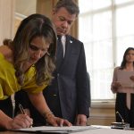 Educar para el posconflicto y la paz será la prioridad de la Ministra de Educación,  Yaneth Giha Tovar, quien este miércoles se posesionó ante el Presidente de la República, Juan Manuel Santos Calderón.