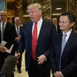 El presidente electo Donald Trump apareció en la Torre Trump junto al multimillonario chino Jack Ma.