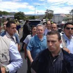 Uribe-y-guardaespaldas