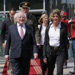 El Presidente de Irlanda, Michael Higgins, fue recibido en Colombia por la Viceministra de Relaciones Exteriores, Patti Londoño. Foto: Cancillería.