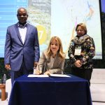 Firma de convenio entre Minambiente y Minvivienda durante el evento Despierta tu sentido del agua