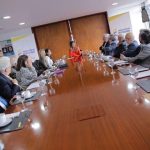 La comisión académica del Plan Nacional Decenal de Educación entregaron a la Ministra de Educación, Yaneth Giha