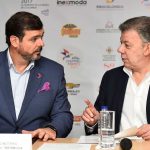 Diálogo del Presidente Santos con Carlos Eduardo Botero, presidente ejecutivo de Inexmoda, instantes previos a la inauguración de Colombiamoda 2017, este martes en Medellín.