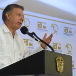 En la celebración de los 50 años de la Universidad Autónoma del Caribe, el Presidente Juan Manuel Santos destacó las iniciativas de la institución de educación superior para construir la paz.