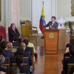 “Muchos éxitos, muchas felicitaciones, y gracias por ingresar a este Gobierno que los recibe con los brazos abiertos, con entusiasmo para que trabajemos todos juntos y en equipo”, les dijo el Presidente a los Ministros de Vivienda y de Transporte.