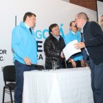 Entrega de certificados a taxistas que se capacitaron a través del Instituto Distrital de Turismo.