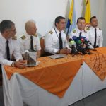 Siguen en paro los pilotos de Acdac161010