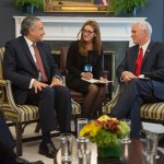 Vicepresidentes Óscar Naranjo y Michael Pence en Casa Blanca (3)