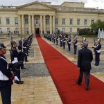 Honores que se les da a los jefes de estado recibió este sábado el Secretario General de las Naciones Unidas, António Guterres, a su llegada a la Casa de Nariño para encontrarse con el Presidente Juan Manuel Santos.