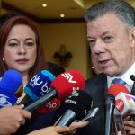 El Presidente Santos se reunió este viernes en Lima con la Canciller de Ecuador,  María Fernanda Espinosa. Le reiteramos a la Canciller, a nombre de todo el Gobierno y el pueblo colombiano, nuestra solidaridad en estos momentos difíciles, declaró.