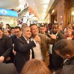 IVAN DUQUE atendió entrevistas, compartió con los bogotanos y recibió el apoyo de un sector de músicosjpg (1)