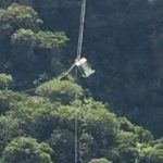 Cuatro personas atrapadas en el teleférico