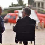 El Ministro de Defensa, Luis Carlos Villegas conversa con el Presidente Juan Manuel Santos, en desarrollo de los actos de conmemoración de la Operación Jaque, con la que se liberaron a 15 secuestrados.