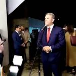 El presidente celebró la liberación de tres uniformados que estaban secuestrados.
